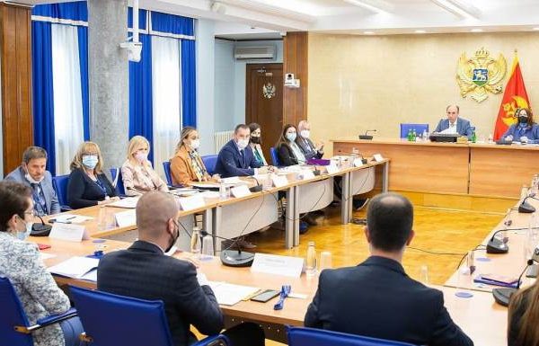 “Doktori će nam otići ukoliko ne povećamo plate i ne uložimo u ljudske resurse”